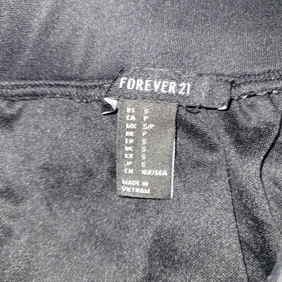 Black & White Floral Skirt - Picture 2 of 3